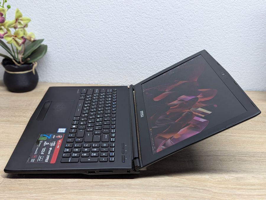 Ноутбук Б/В MSI MS-GL62 6QF, Intel Core i5-7300HQ, DDR4 16 GB, SSD 256GB + SSD 500GB, GTX 1050 2Gb, Full HD