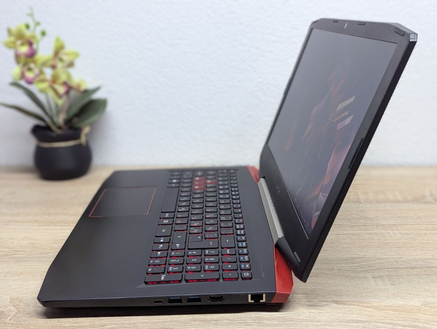 Ноутбук Б/В Acer Aspire VX5-591G, Intel Core i5-7300HQ, DDR4 16 GB, SSD 256GB + SSD 1TB, GTX 1050 4Gb, 15.6" Full HD