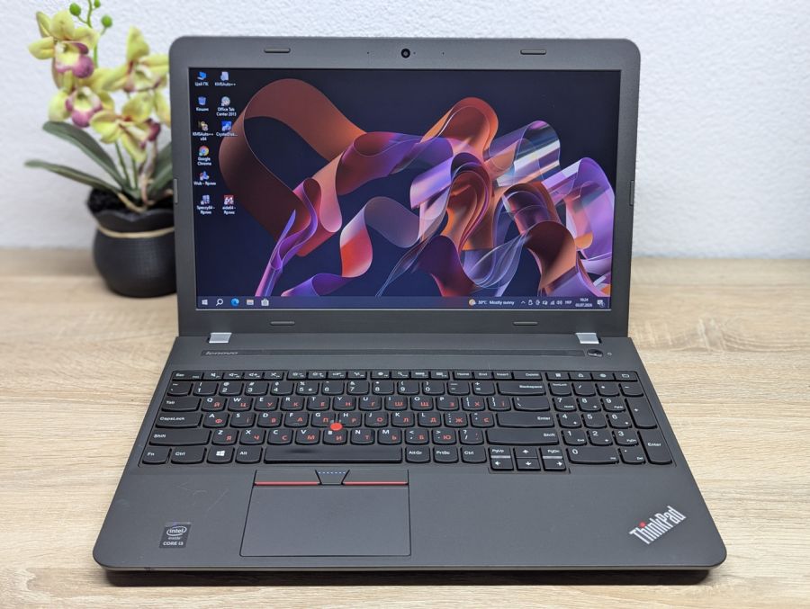 Ноутбук Б/В Lenovo E550, Intel Core i3-5005U, DDR3 8GB, SSD 128GB, 15.6" HD