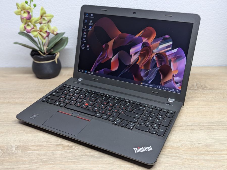 Ноутбук Б/В Lenovo E550, Intel Core i3-5005U, DDR3 8GB, SSD 128GB, 15.6" HD