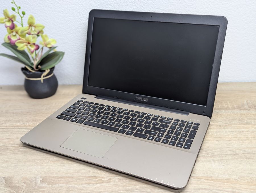 Б/В Ноутбук Asus R556L під відновлення або розбір