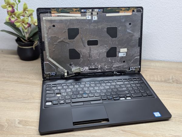 Б/В Ноутбук Dell Latitude 5580 під розбір або відновлення