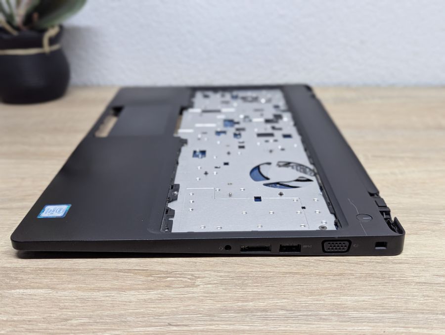 Б/В Топкейс+материнська плата i5-8Gen для ноутбука Dell Latitude 5590