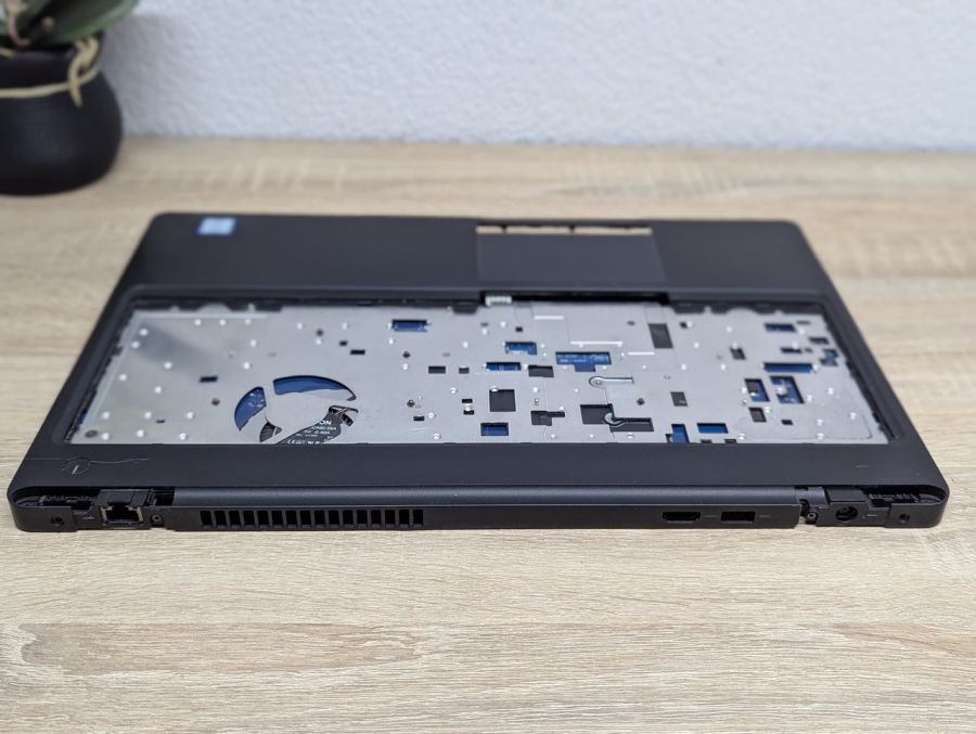 Б/В Топкейс+материнська плата i5-8Gen для ноутбука Dell Latitude 5590