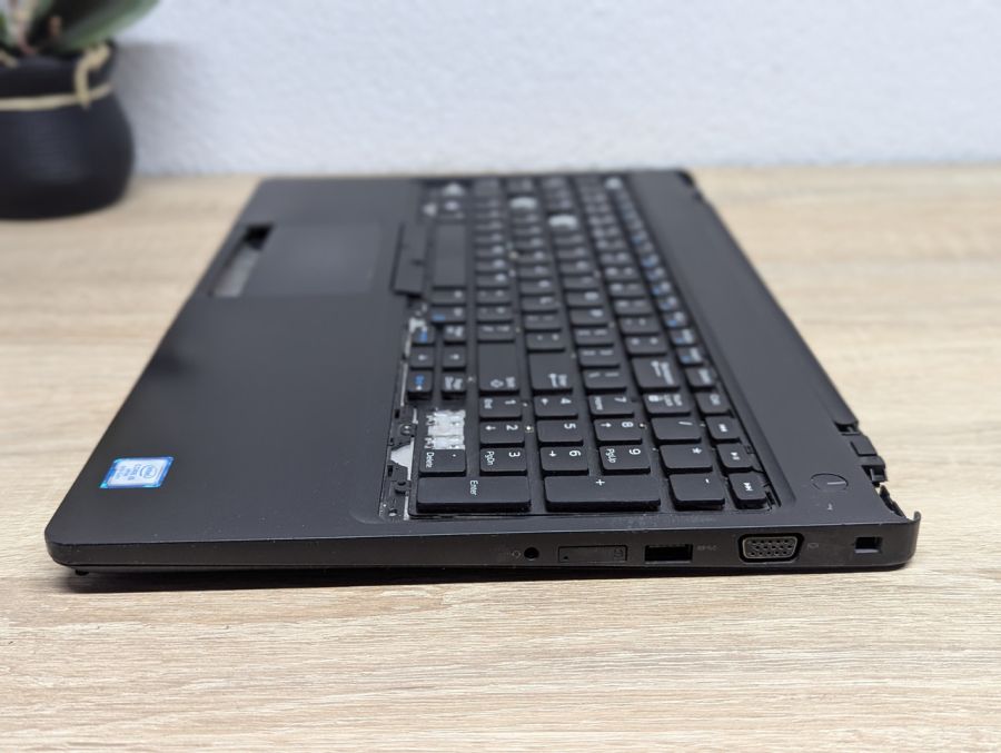 Б/В Топкейс+материнська плата i5-8Gen для ноутбука Dell Latitude 5590