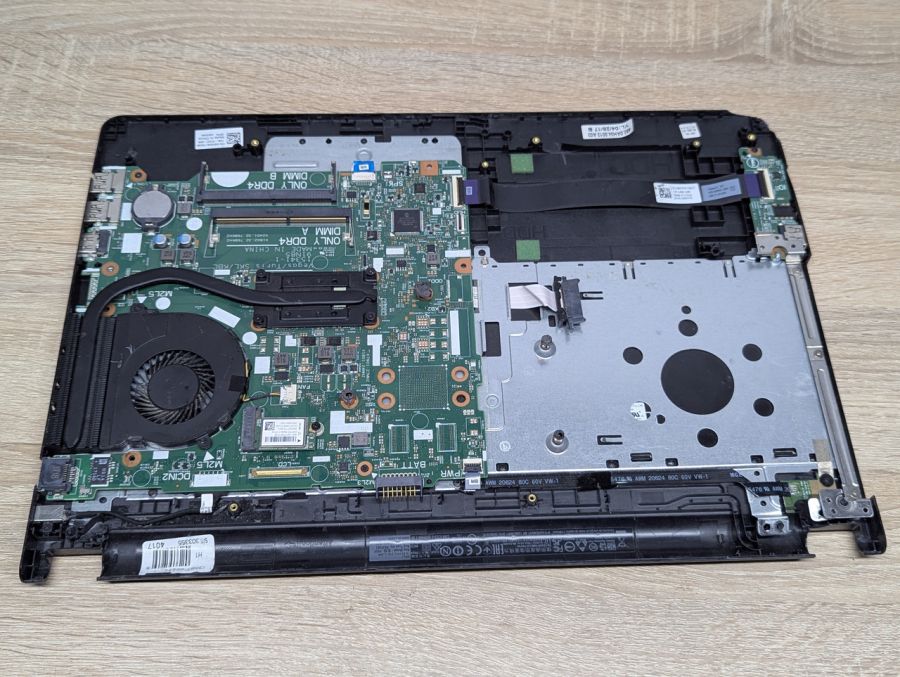 Б/В Палмрест з клавіатурою+материнська плата Core i3-7Gen для ноутбука Dell Inspiron 15 3567\3565