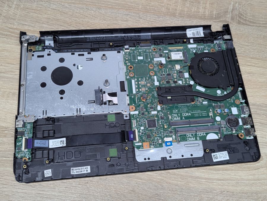 Б/В Палмрест з клавіатурою+материнська плата Core i3-7Gen для ноутбука Dell Inspiron 15 3567\3565