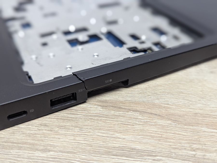 Б/В Топкейс+материнська плата i5-8Gen для ноутбука Dell Latitude 5590