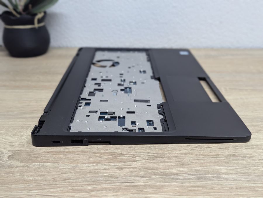 Б/В Топкейс+материнська плата i5-8Gen для ноутбука Dell Latitude 5590