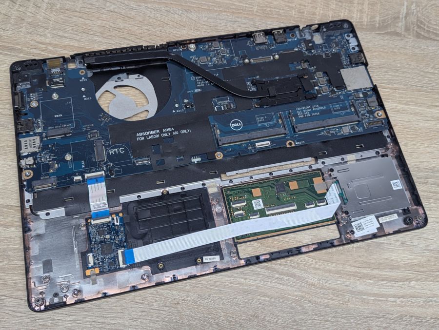 Б/В Топкейс+материнська плата i5-8Gen для ноутбука Dell Latitude 5590