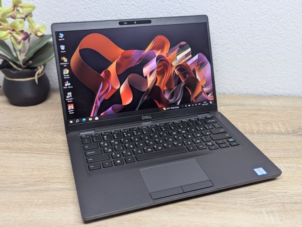 Ноутбук Б/В Dell Latitude 5400, Intel Core i5-8665U, DDR4 16 GB, SSD 256GB, 14" Full HD Сенсор