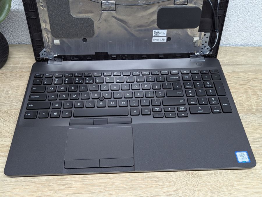 Б/В Ноутбук Dell Latitude 5500 під розбір або відновлення