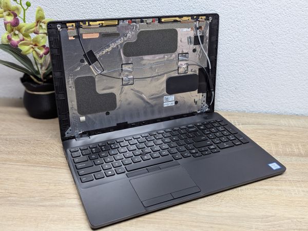 Б/В Ноутбук Dell Latitude 5500 під розбір або відновлення