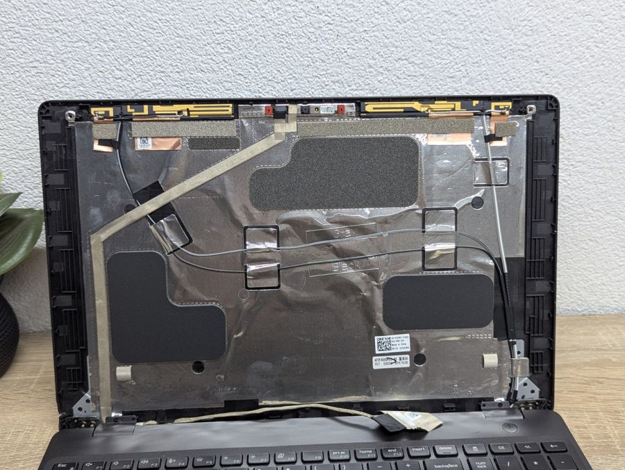 Б/В Ноутбук Dell Latitude 5500 під розбір або відновлення
