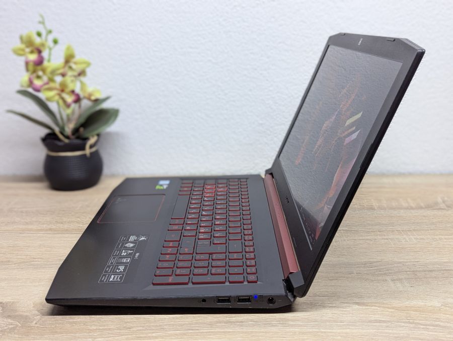 Ноутбук Б/В Acer Nitro AN515-51, Intel Core i7-7700HQ, DDR4 16 GB, SSD 256GB + SSD 500GB, NVIDIA GeForce GTX 1050 2Gb, 15.6" Full HD