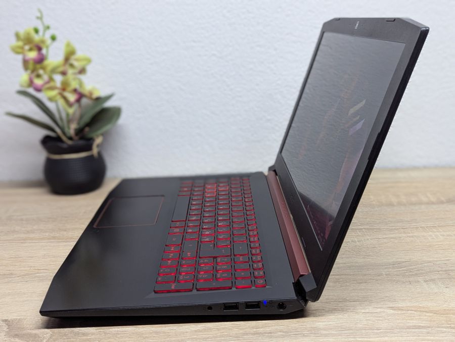 Ноутбук Б/В Acer Nitro AN515-51, Intel Core i7-7700HQ, DDR4 16 GB, SSD 256GB + SSD 500GB, NVIDIA GeForce GTX 1050 2Gb, 15.6" Full HD