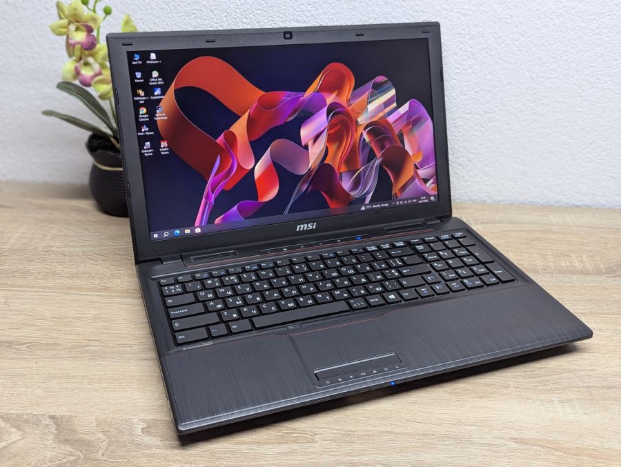 Ноутбук Б/В MSI MS-16GH, Intel Core i5-4210H, DDR3 16 GB, HDD 500GB + SSD 128GB, NVIDIA GeForse 940M 2Gb, Full HD