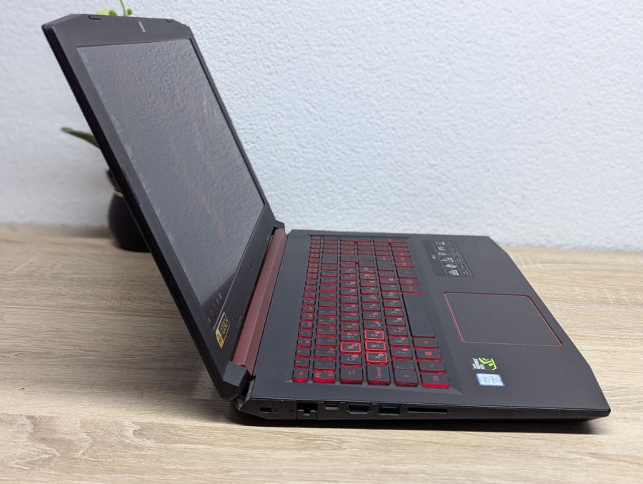 Ноутбук Б/В Acer Nitro AN515-51, Intel Core i5-7300HQ, DDR4 16 GB, SSD 512GB, NVIDIA GeForce GTX 1050 2Gb, 15.6" Full HD