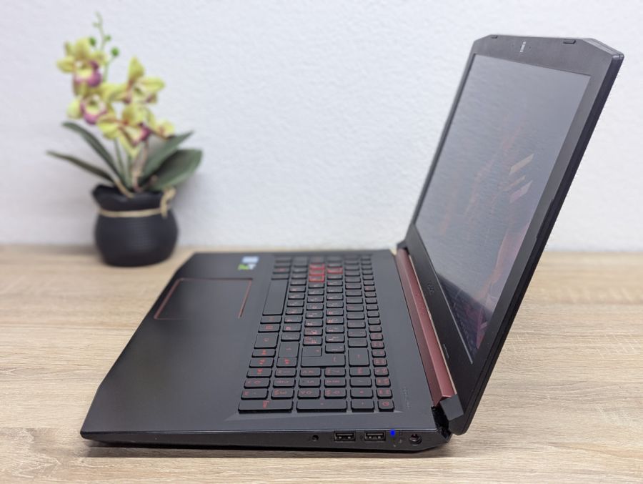 Ноутбук Б/В Acer Nitro AN515-53, Intel Core i5-8300H, DDR4 16 GB, SSD 256GB + SSD 500GB, NVIDIA GEForce GTX 1050 4Gb, 15.6" Full HD