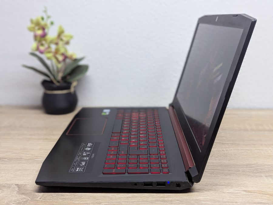 Ноутбук Б/В Acer Nitro AN515-51, Intel Core i5-7300HQ, DDR4 16 GB, SSD 256GB, NVIDIA GeForce GTX 1050 2Gb, 15.6" Full HD