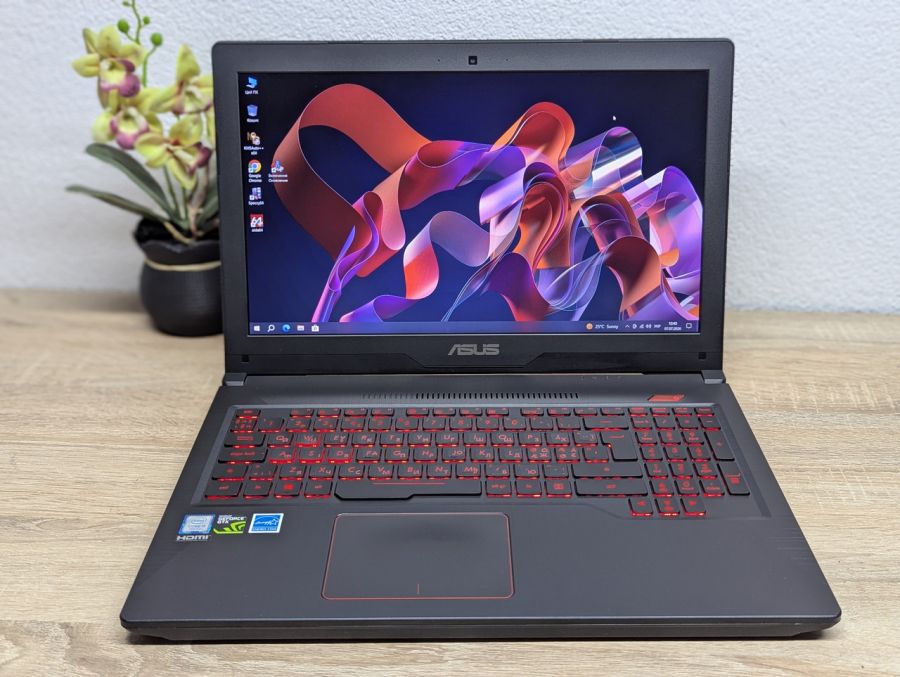 Ноутбук Б/В B Asus FX503V, Intel Core i5-7300HQ, DDR4 16 GB, SSD 256GB + HDD 500GB, NVIDIA GeForce GTX 1050 2GB, Full HD