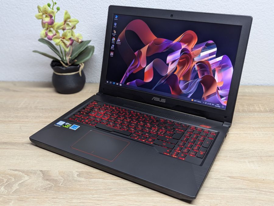 Ноутбук Б/В B Asus FX503V, Intel Core i5-7300HQ, DDR4 16 GB, SSD 256GB + HDD 500GB, NVIDIA GeForce GTX 1050 2GB, Full HD