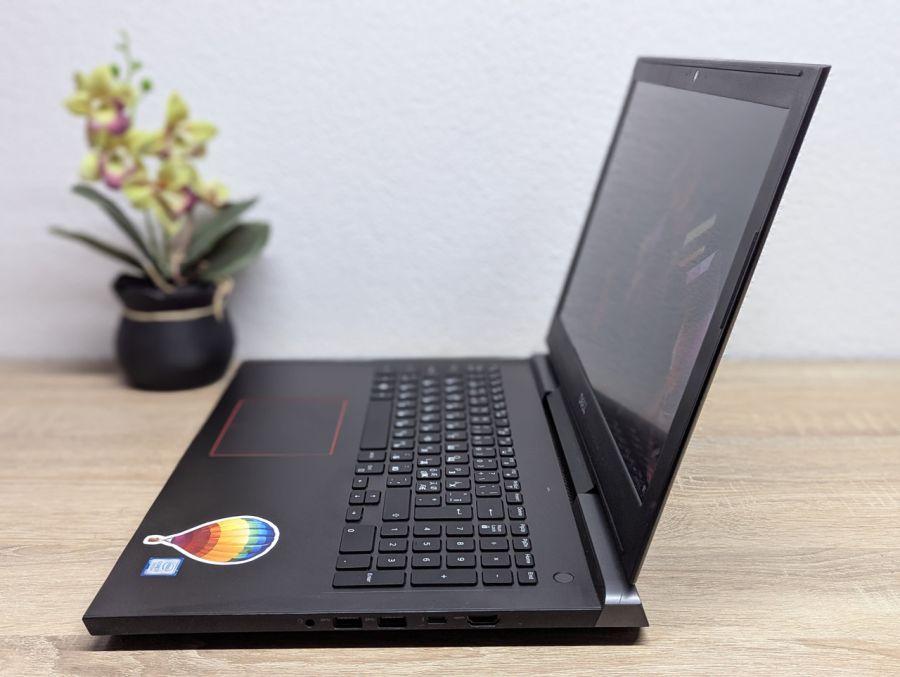 Ноутбук Б/В Dell Inspiron 7577, Intel Core i7-7700HQ, DDR4 16 GB, SSD 256GB + HDD 500GB, GTX 1050 4Gb, Full HD [ProductHub SKU Dell660]