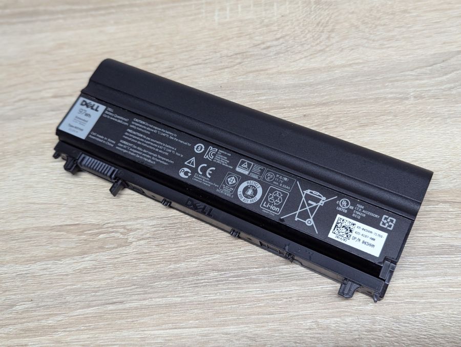 Б/В Оригінальна акумуляторна батарея Dell N5YH9