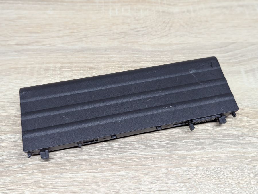 Б/В Оригінальна акумуляторна батарея Dell N5YH9