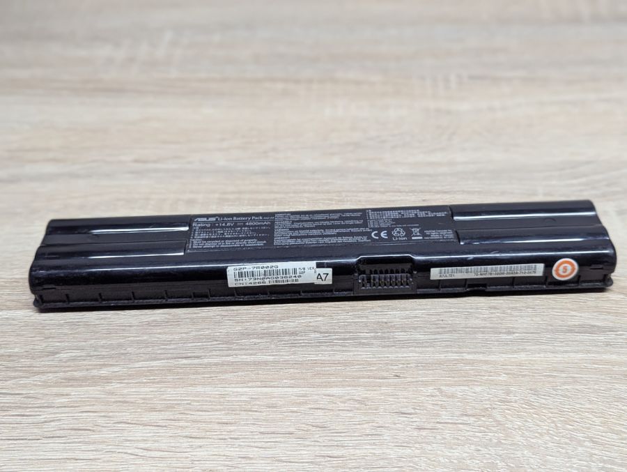 Б/В Оригінальна акумуляторна батарея Asus A42-A6