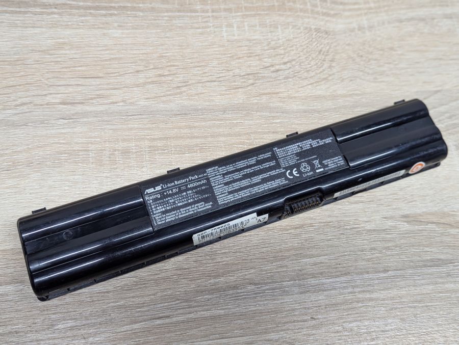 Б/В Оригінальна акумуляторна батарея Asus A42-A6