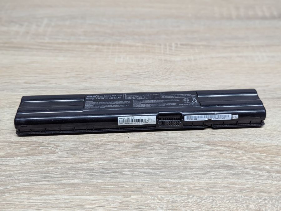 Б/В Оригінальна акумуляторна батарея Asus A42-A3