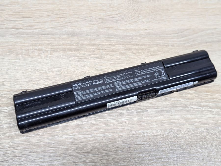 Б/В Оригінальна акумуляторна батарея Asus A42-A3