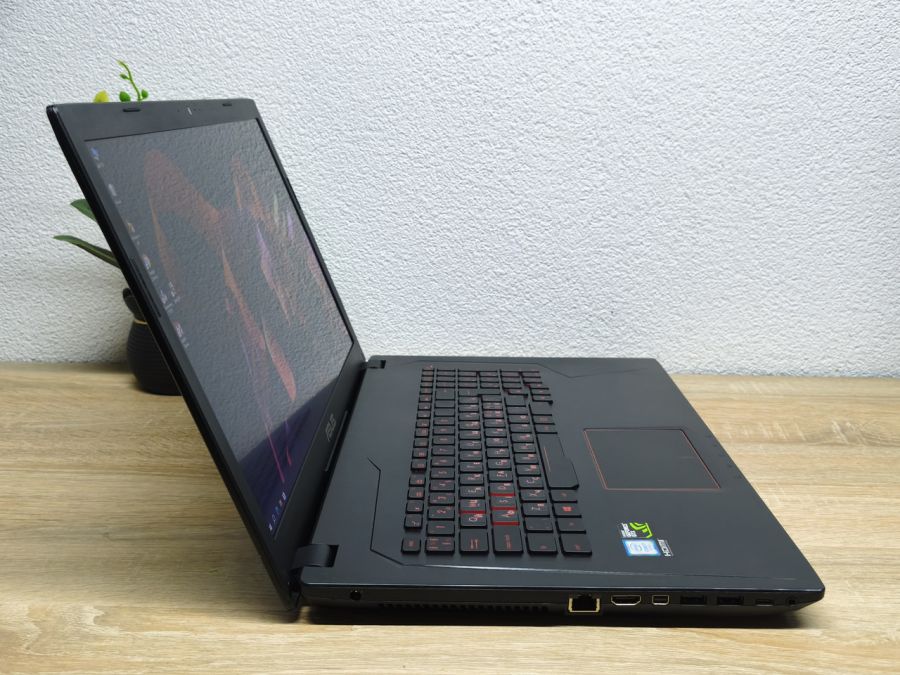 Ноутбук Б/В ASUS ROG GL753VE, Intel Core i7-7700HQ, DDR4 16 GB, SSD 512GB, NVIDIA GeForce GTX 1050 4Gb, 17" Full HD