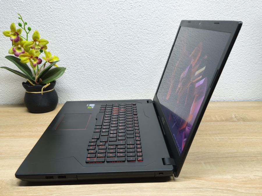 Ноутбук Б/В ASUS ROG GL753VE, Intel Core i7-7700HQ, DDR4 16 GB, SSD 512GB, NVIDIA GeForce GTX 1050 4Gb, 17" Full HD