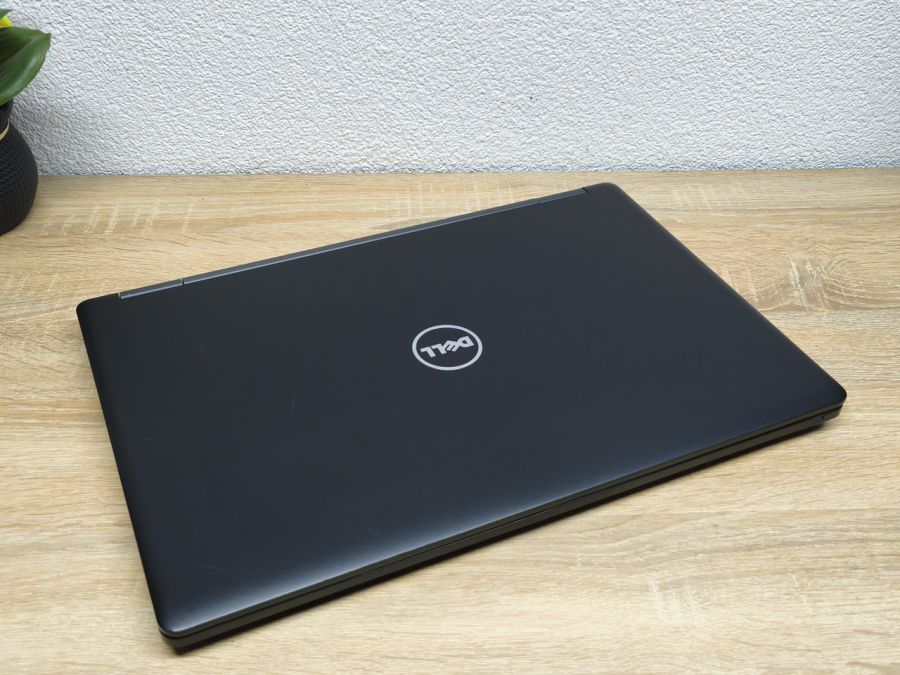 Ноутбук Б/В Dell Latitude 5580, Intel Core i5-6300U, DDR4 8 GB, SSD 256GB, 15.6" Full HD