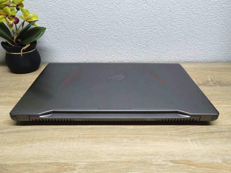 Ноутбук Б/В ASUS Strix ROG GL702V, Intel Core i7-7700HQ, DDR4 16 GB, SSD 256GB + HDD 1TB, NVIDIA GeForce GTX 1070 4Gb, Full HD