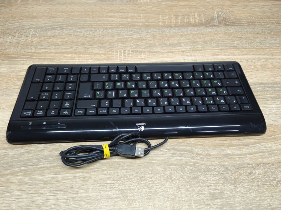 Б/В Дротова клавіатура Logitech Ultra-Flat Keyboard Y-BP62a