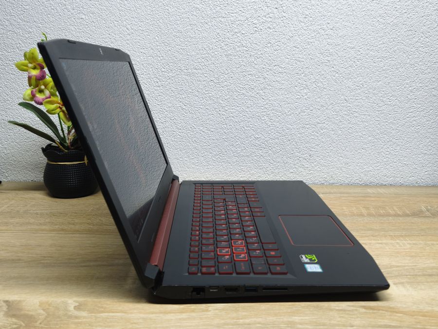 Ноутбук Б/В Acer Nitro AN515-51, Intel Core i7-7700HQ, DDR4 16 GB, SSD 512GB, NVIDIA GeForce GTX 1050 2Gb, 15.6" Full HD