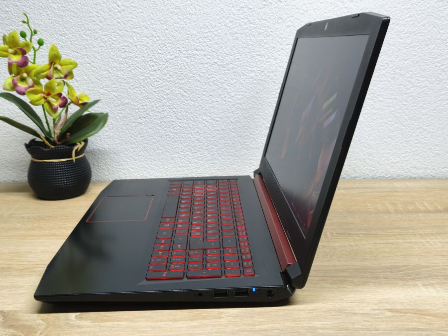 Ноутбук Б/В Acer Nitro AN515-31, Intel Core i5-8250U, DDR4 12GB, SSD 128GB + SSD 750GB, NVIDIA GeForce MX150 2GB, 15.6" Full HD