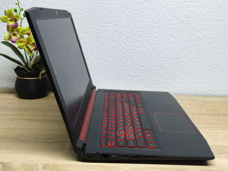 Ноутбук Б/В Acer Nitro AN515-31, Intel Core i5-8250U, DDR4 12 GB, SSD 128GB + SSD 750GB, NVIDIA GeForce MX150 2Gb, 15.6" Full HD