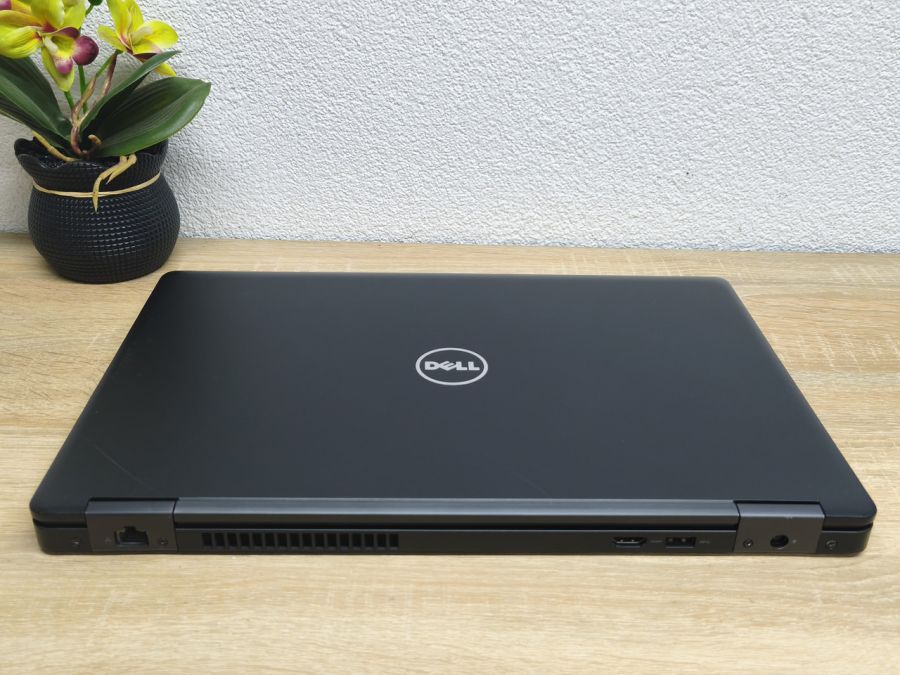 Ноутбук Б/В Dell Latitude 5580, Intel Core i5-6300U, DDR4 8 GB, SSD 256GB, 15.6" Full HD