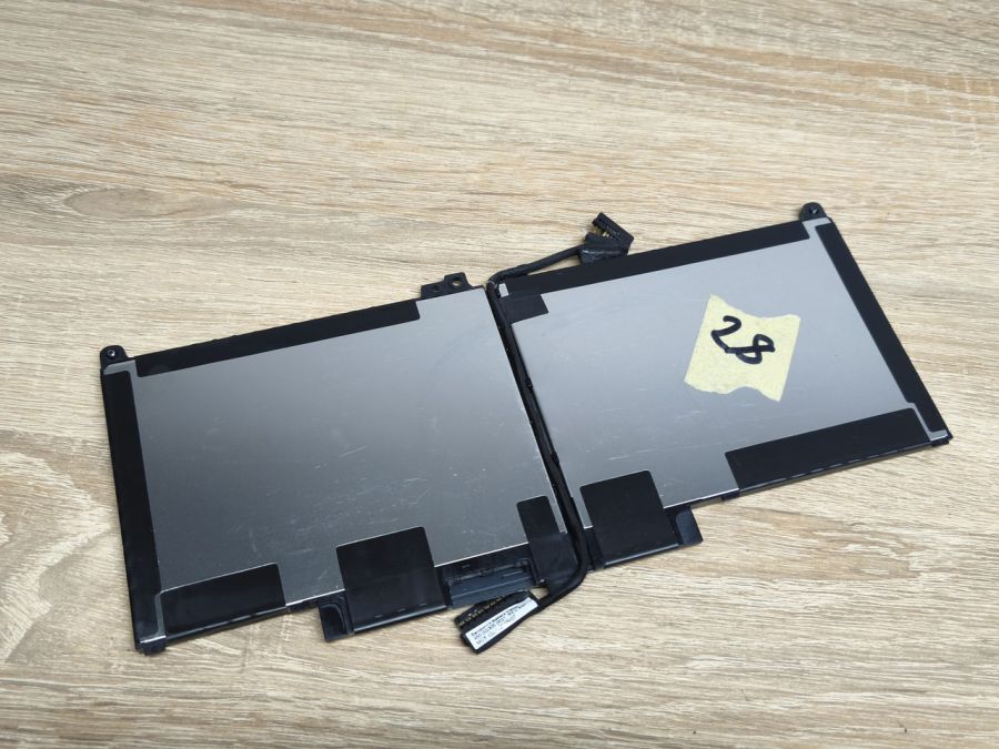 Б/В Оригінальна акумуляторна батарея Dell MXV9V