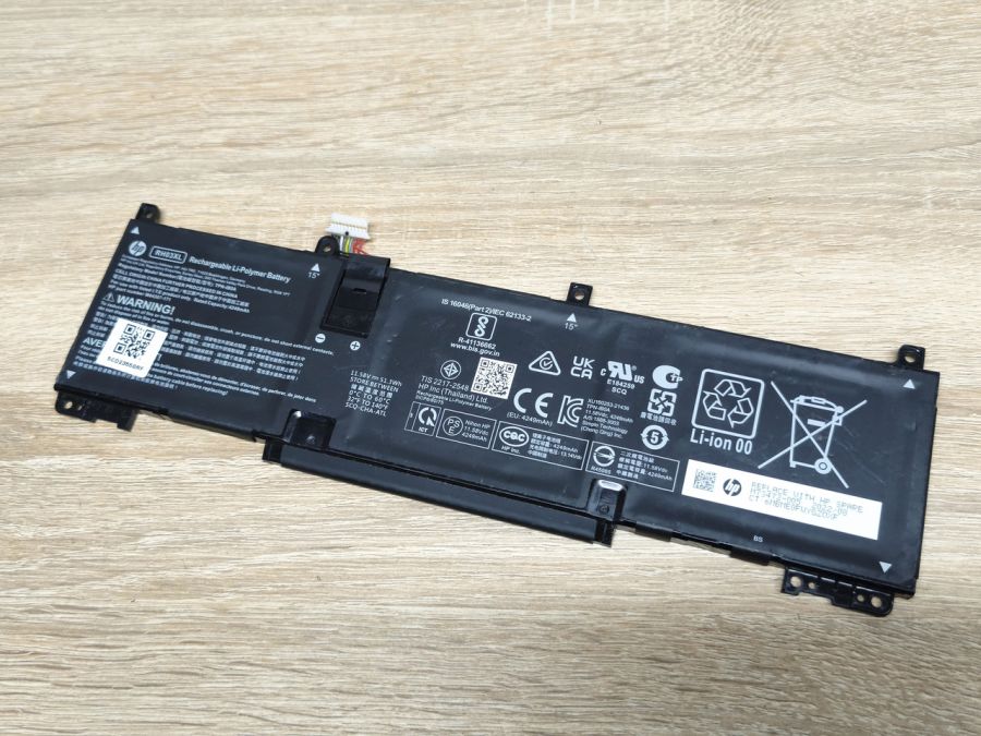 Б/В Оригінальна акумуляторна батарея HP RH03Xl
