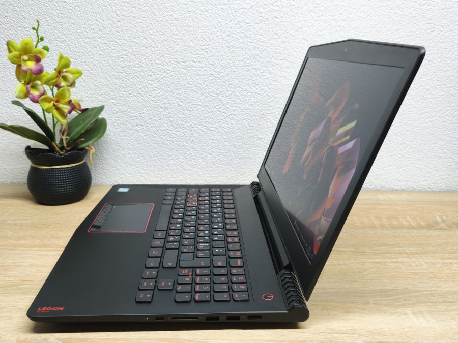 Ноутбук Б/В Lenovo Legion Y520-15IKBN, Intel Core i5-7300HQ, DDR4 16 GB, SSD 512GB, NVIDIA GeForce GTX 1050 2Gb, 15.6" Full HD