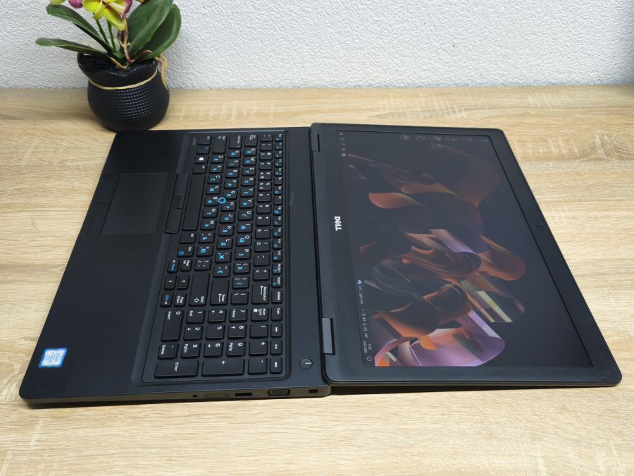 Ноутбук Б/В Dell Latitude 5580:15.6 Full HD Intel Core i5-6300U 8GB DDR4 SSD 128Gb