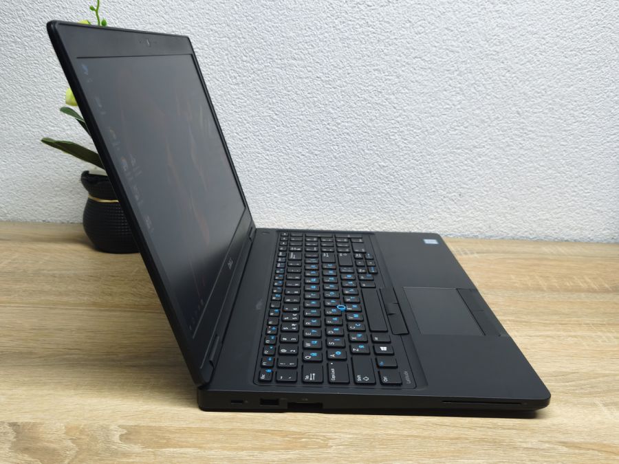 Ноутбук Б/В Dell Latitude 5580:15.6 Full HD Intel Core i5-6300U 8GB DDR4 SSD 128Gb