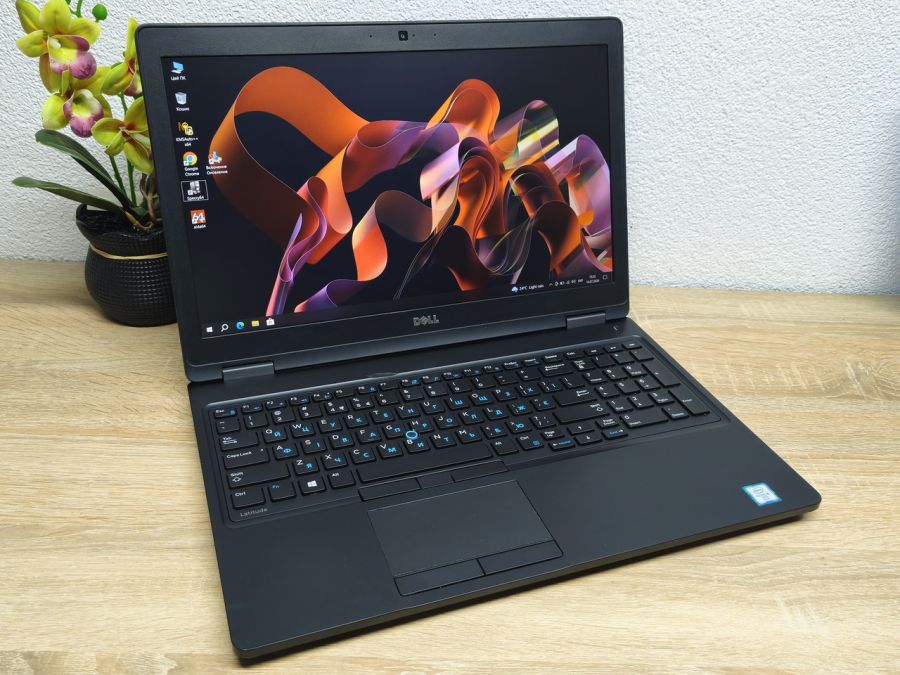Ноутбук Б/В Dell Latitude 5580:15.6 Full HD Intel Core i5-6300U 8GB DDR4 SSD 128Gb
