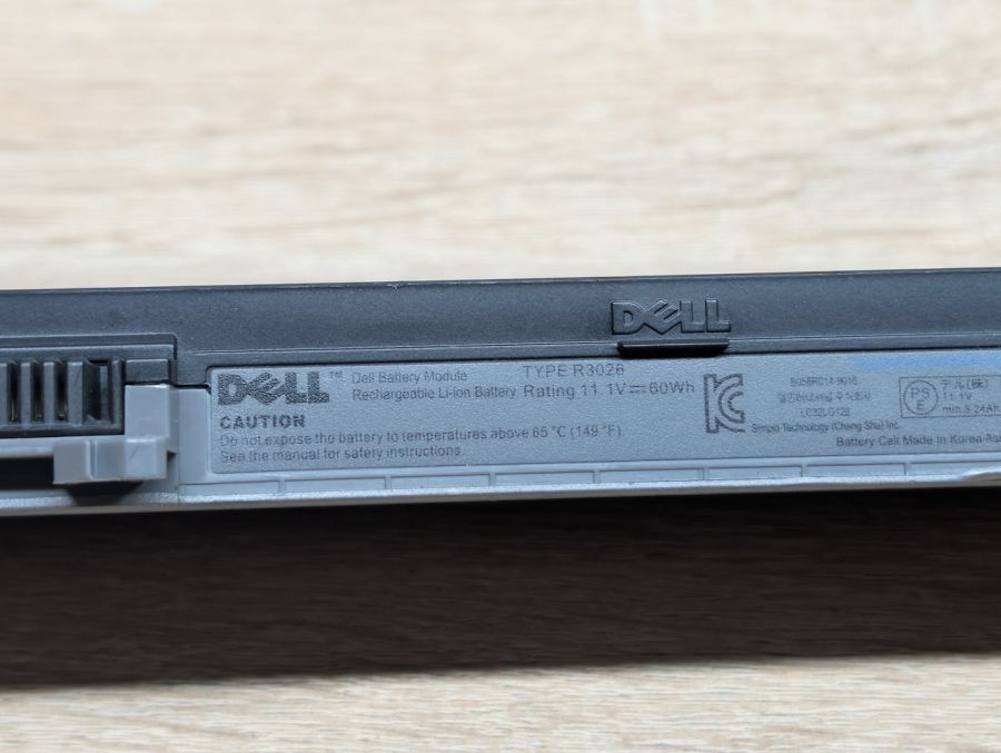 Оригінальна акумуляторна батарея Dell R3026 Б/В