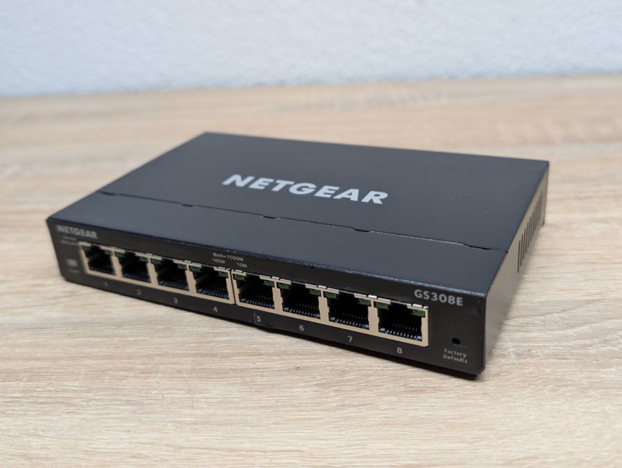 Б/В Смарт-комутатор Netgear GS308E